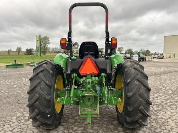 Image of John Deere 5060E equipment image 3