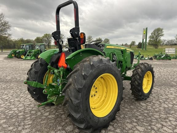 Image of John Deere 5060E equipment image 4