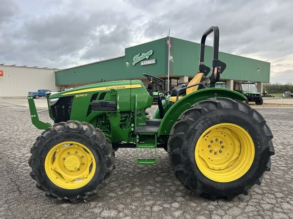 Image of John Deere 5060E equipment image 1