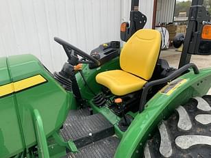 Main image John Deere 5060E 3