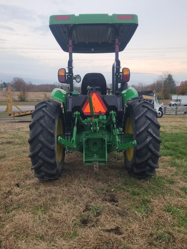 Image of John Deere 5060E equipment image 4