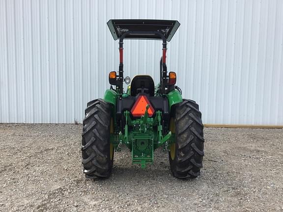 Image of John Deere 5060E equipment image 3