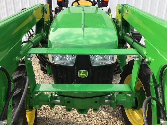 Image of John Deere 5060E equipment image 2