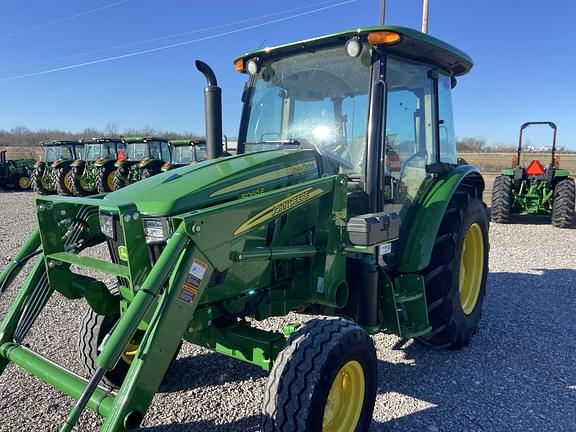 Image of John Deere 5060E equipment image 4