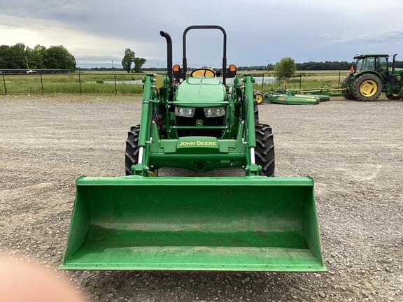 Image of John Deere 5060E equipment image 1