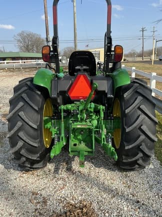 Image of John Deere 5060E equipment image 1