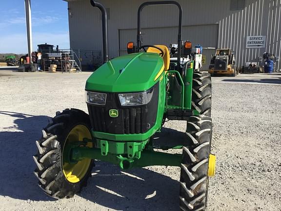 Image of John Deere 5060E equipment image 2