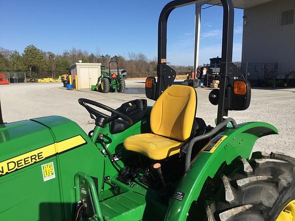 Image of John Deere 5060E equipment image 3