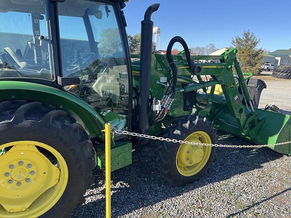 Image of John Deere 5060E equipment image 4