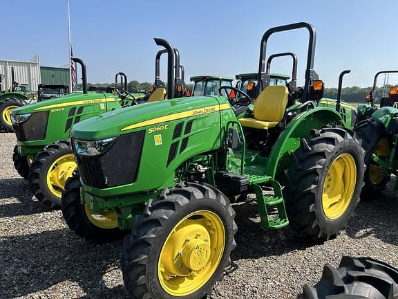 Image of John Deere 5060E equipment image 3