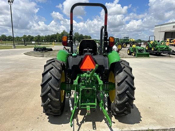 Image of John Deere 5060E equipment image 2