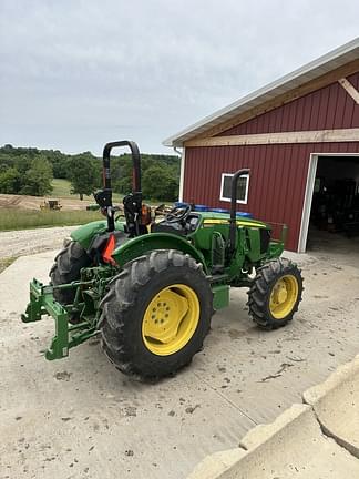 Image of John Deere 5060E equipment image 4