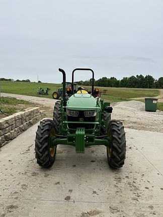 Image of John Deere 5060E equipment image 1