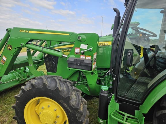 Image of John Deere 5060E equipment image 2