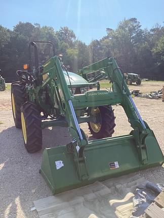 Image of John Deere 5060E equipment image 1