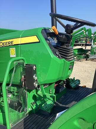 Image of John Deere 5060E equipment image 4