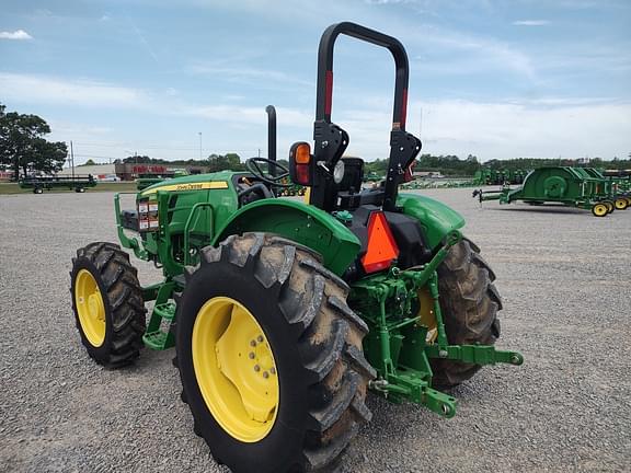 Image of John Deere 5060E equipment image 4