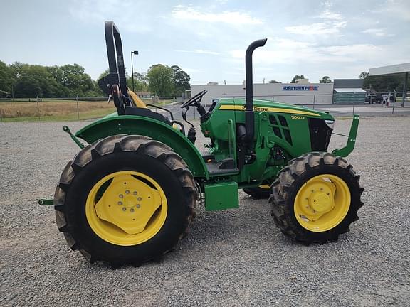 Image of John Deere 5060E equipment image 3