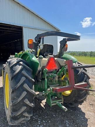 Image of John Deere 5060E equipment image 3