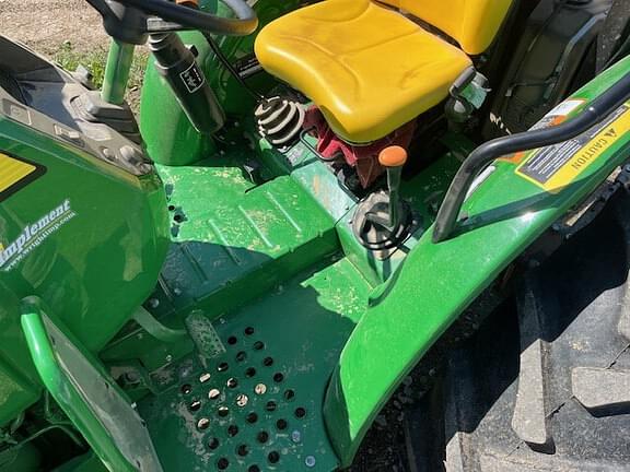 Image of John Deere 5060E equipment image 4