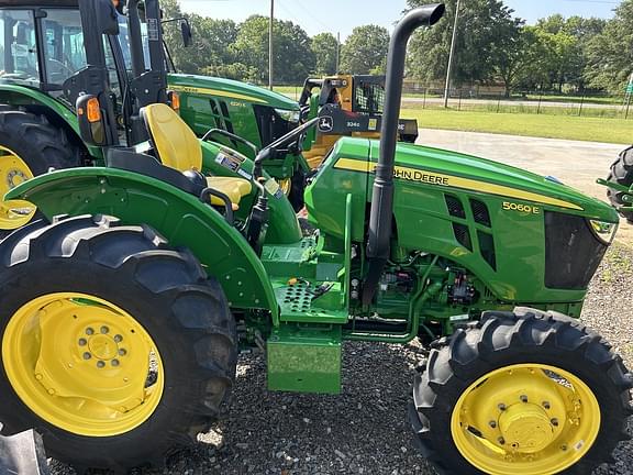 Image of John Deere 5060E Primary image