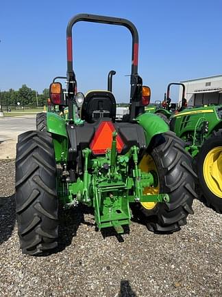 Image of John Deere 5060E equipment image 3