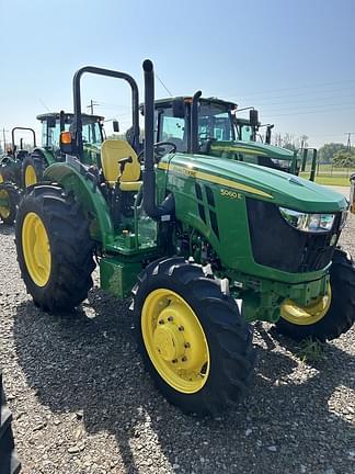 Image of John Deere 5060E equipment image 1