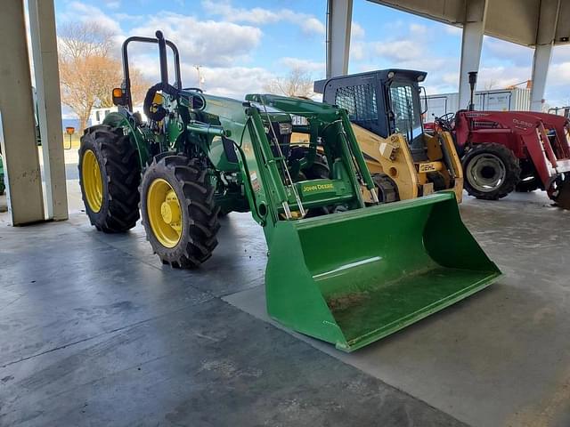 Image of John Deere 5060E equipment image 1