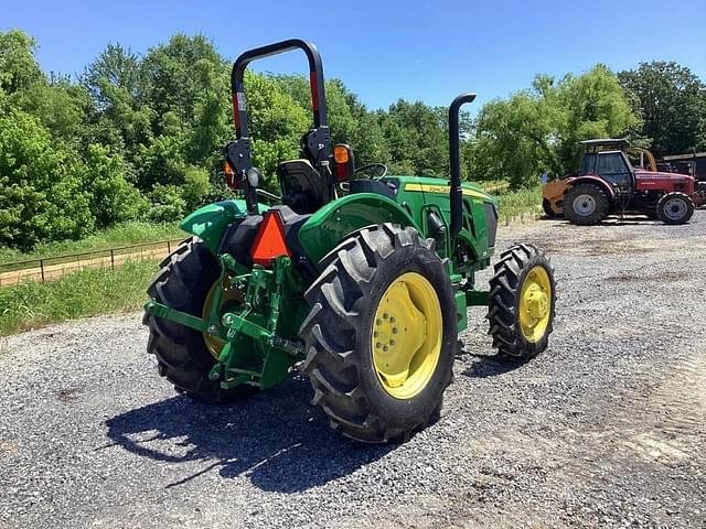 Image of John Deere 5060E equipment image 3