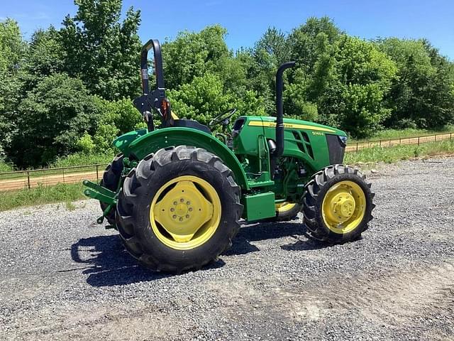 Image of John Deere 5060E equipment image 2