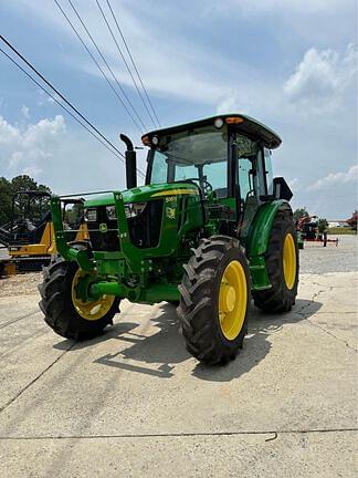 Image of John Deere 5067E equipment image 1