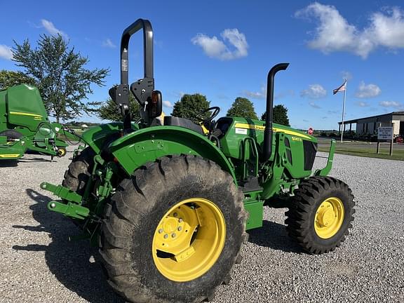 Image of John Deere 5067E equipment image 3