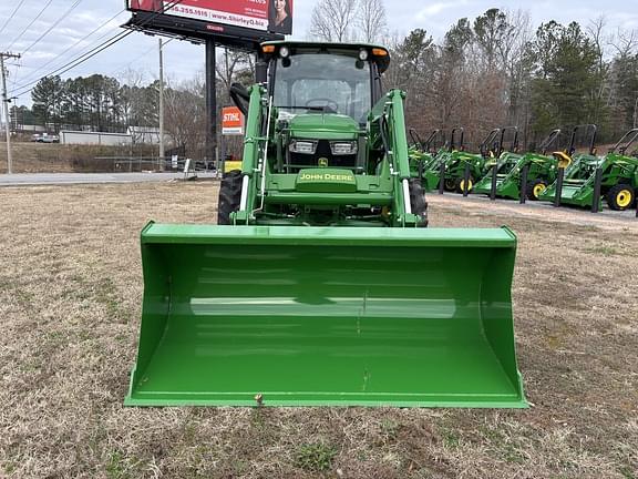 Image of John Deere 5067E equipment image 2