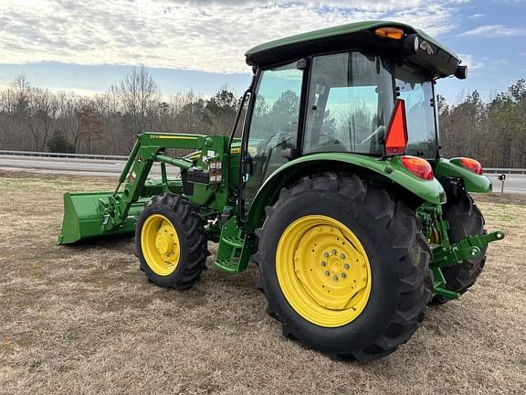 Image of John Deere 5067E equipment image 4