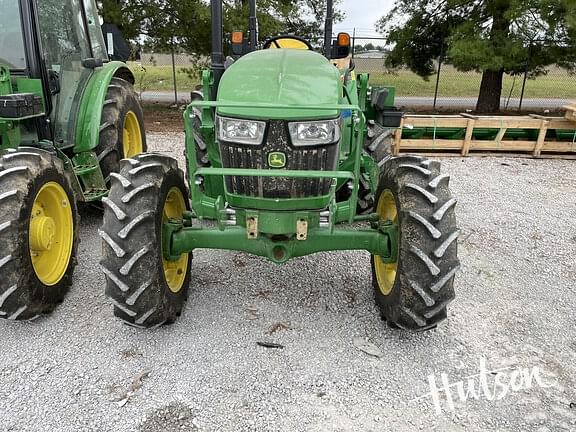 Image of John Deere 5067E equipment image 4