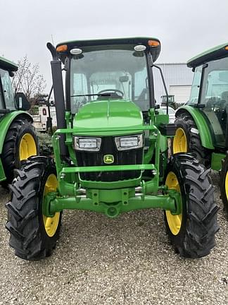 Image of John Deere 5067E equipment image 2