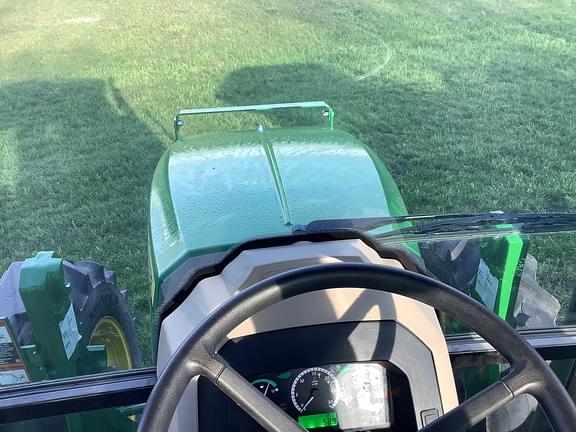 Image of John Deere 5067E equipment image 2