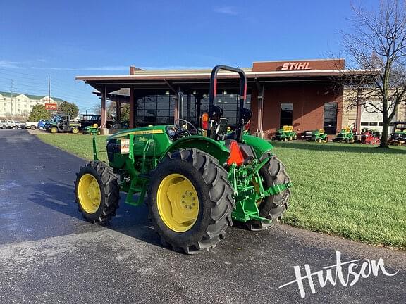 Image of John Deere 5067E equipment image 4