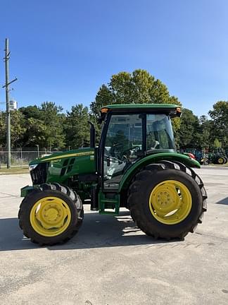 Image of John Deere 5067E equipment image 1