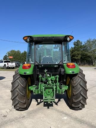 Image of John Deere 5067E equipment image 3