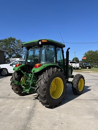 Image of John Deere 5067E equipment image 4