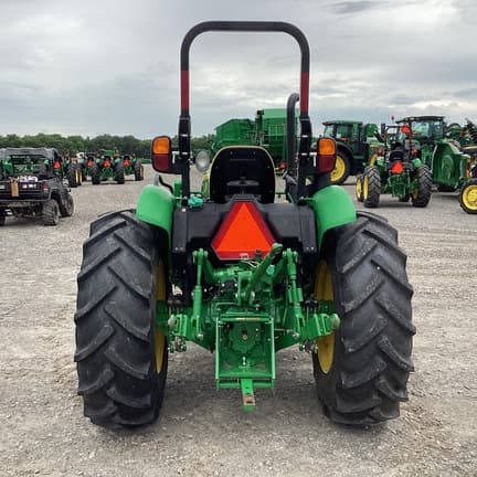 Image of John Deere 5067E equipment image 2