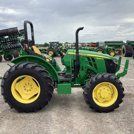 Image of John Deere 5067E equipment image 4