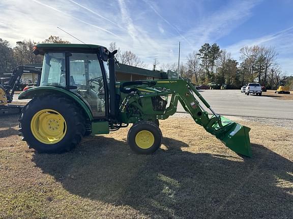 Image of John Deere 5067E equipment image 4