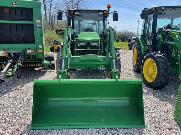 Image of John Deere 5067E equipment image 4
