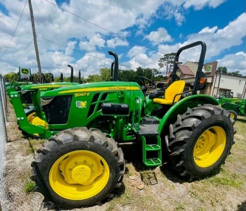 Image of John Deere 5067E Primary image