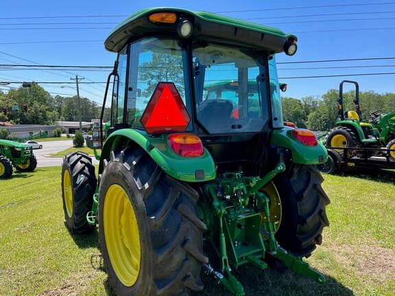 Image of John Deere 5067E equipment image 3