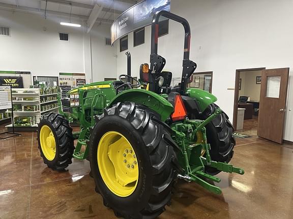 Image of John Deere 5067E equipment image 2