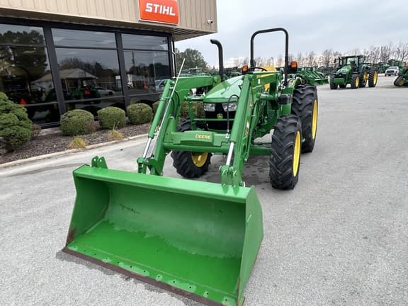 Image of John Deere 5067E equipment image 3
