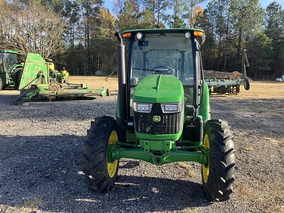 Image of John Deere 5067E equipment image 1